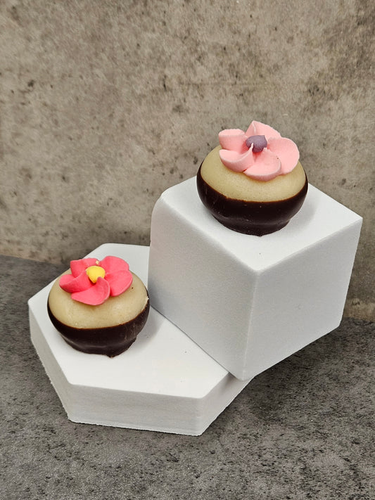Marzipan flowers dipped in chocolate, box of 3