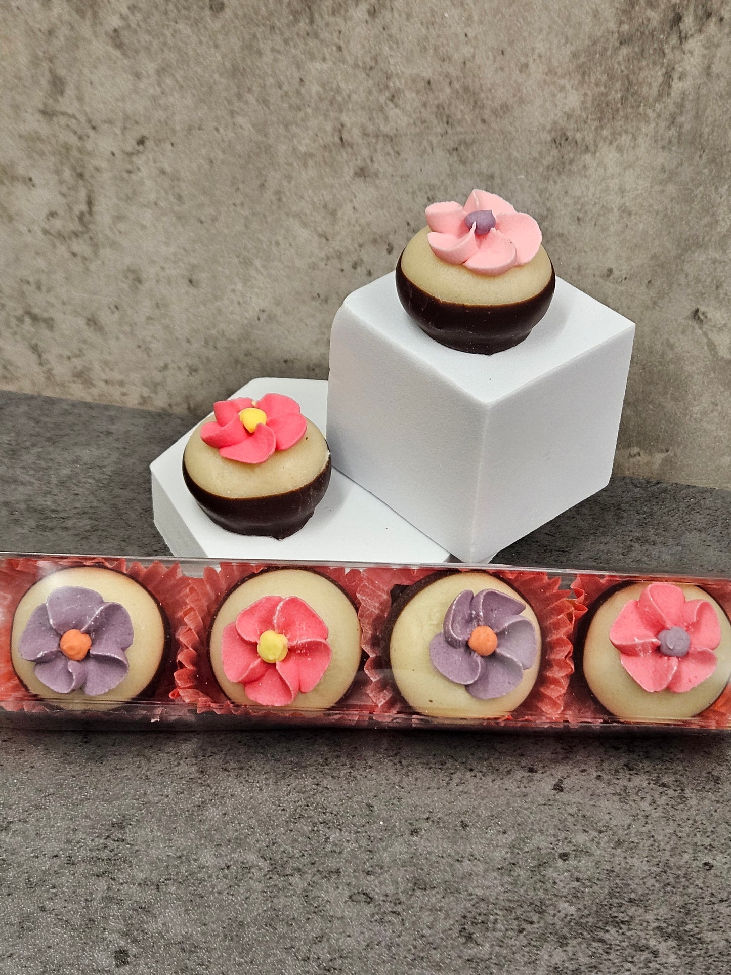 Marzipan flowers dipped in chocolate, 100g